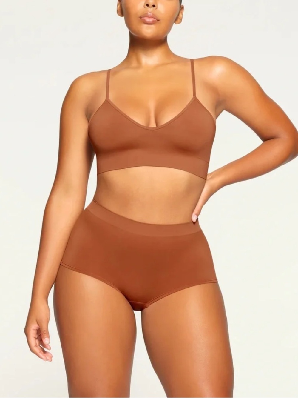 SKIMS SOFT SMOOTHING SEAMLESS BRALETTE BRONZE SMALL